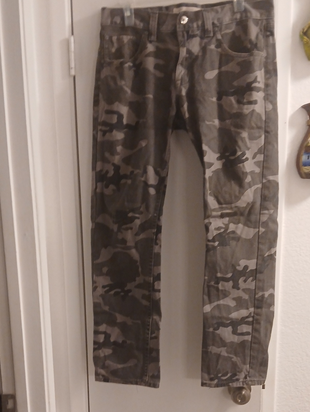Ecko Unlimited Men's Black / Gray Camo 5 Pocket  Pants Built To Last 32 X 30